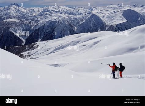 雪地如何用登山杖與天寒地凍環境下杖撐的重要性分析